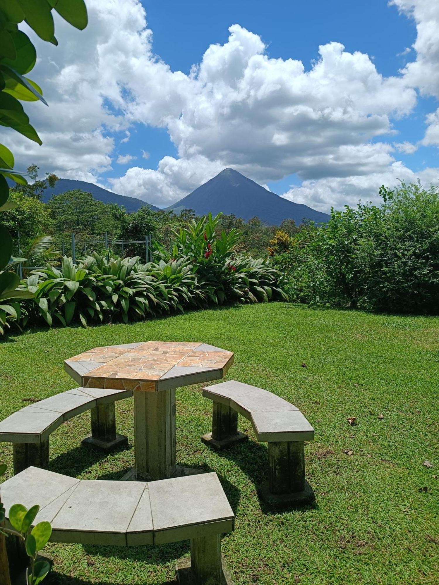 Casa De Campo Heliconia La Fortuna Ruang foto